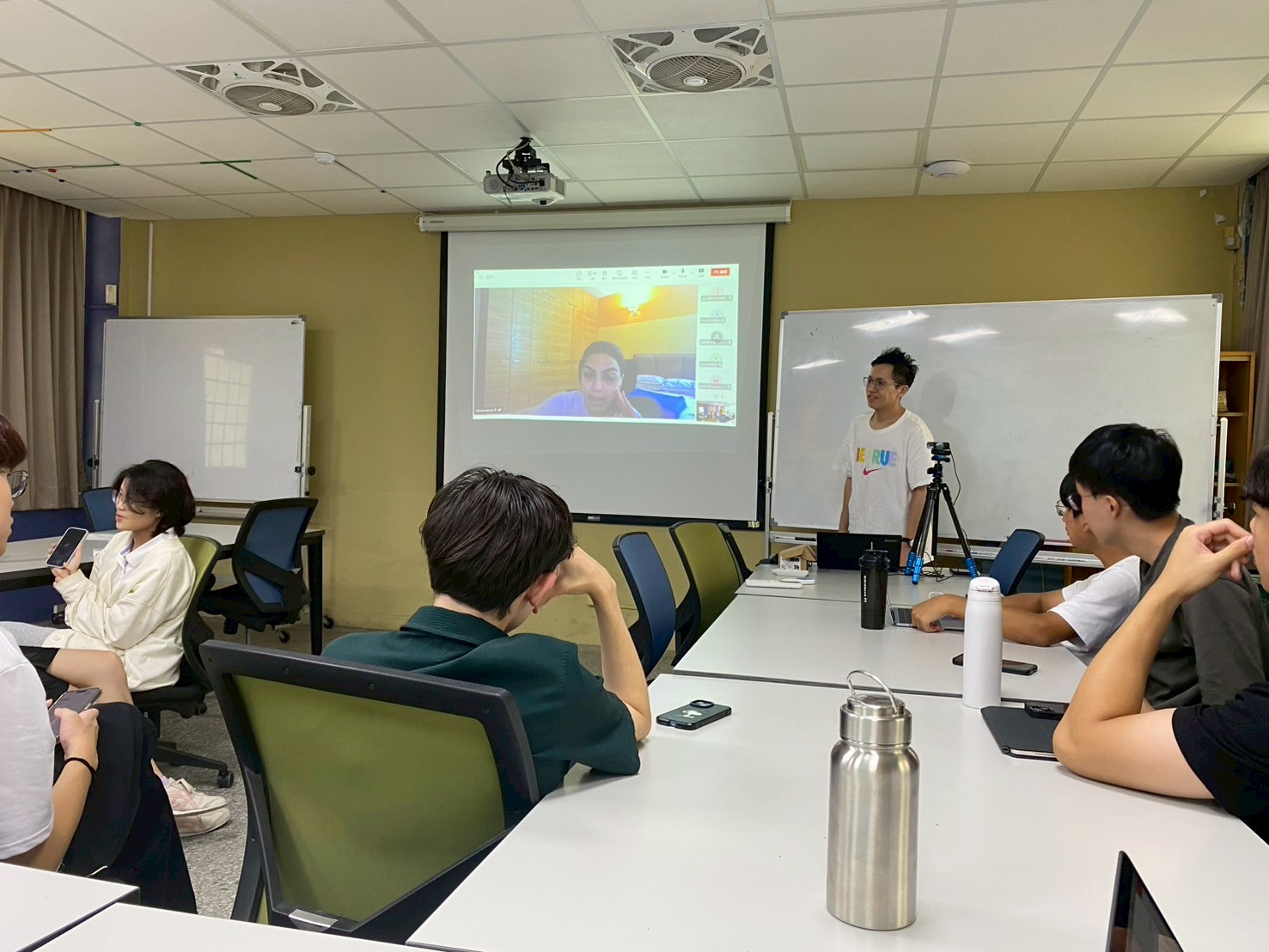 NCUK代表線上指導學生撰寫自傳